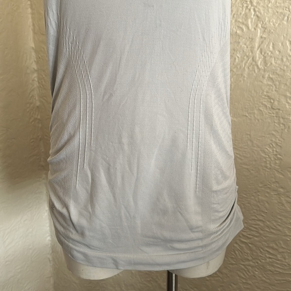 Athleta Speedlight Seamless Tank Top Palest Gray Racerback Sweat Wicking Medium - Picture 3 of 9